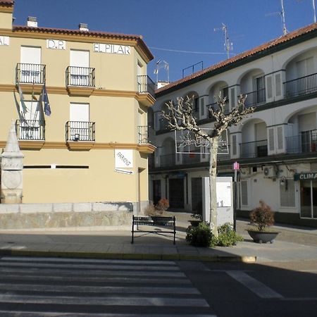 Hostal Dp El Pilar Monesterio Exterior photo